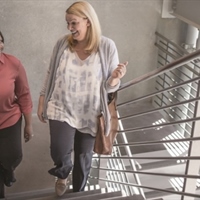 https://connect.bcbsmt.com/cfs-file/__key/communityserver-blogs-components-weblogfiles/00-00-00-00-02/BrandS_2D00_women_2D00_walkstairs.jpg