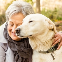 https://connect.bcbsmt.com/cfs-file/__key/communityserver-blogs-components-weblogfiles/00-00-00-00-15/SeniorWithDog_5F00_93675518.jpg