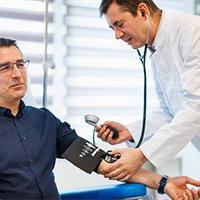 https://connect.bcbsmt.com/cfs-file/__key/communityserver-blogs-components-weblogfiles/00-00-00-00-17/blood_2D00_pressure_2D00_men.jpg